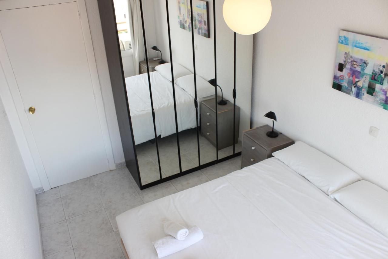 Beautiful Apartment In Front Of Beach, Pool, View Roses Exterior foto